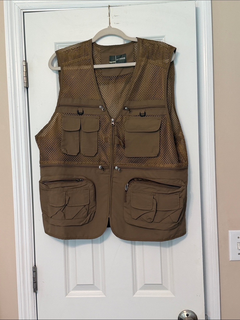 NWOT  Outdoor Mesh Utility Vest in Brown Size XL